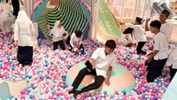 Kegiatan ngabuburit menghadirkan berbagai aktivitas hiburan anak yang digelar bersama wahana bermain keluarga seperti Playtopia.