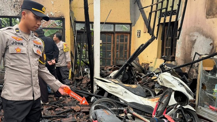 Rumah anggota TNI di Kecamatan Siman, Ponorogo ludes terbakar