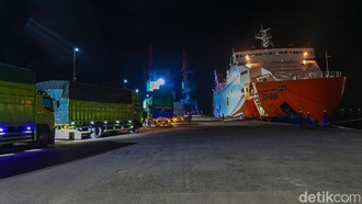 Saat 'Transformers' Ikut Mudik di Pelabuhan Ciwandan