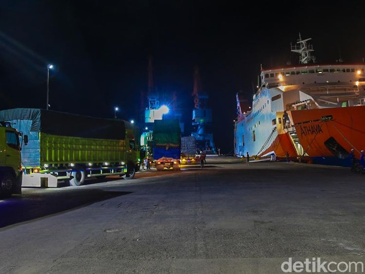 Saat Transformers Ikut Mudik di Pelabuhan Ciwandan