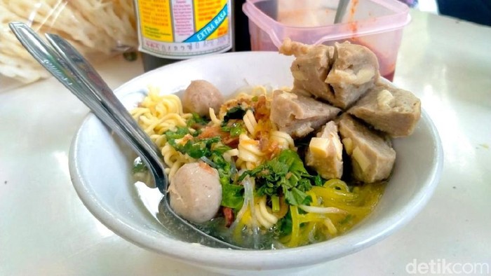 Salah satu bakso yang direkomendasikan dicoba di Ciamis.