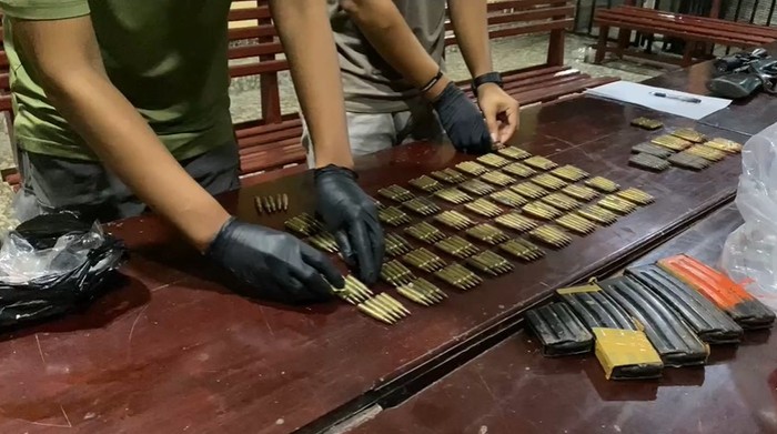 Satgas Operasi Damai Cartenz menyita senjata api dan ratusan amunisi yang diduga dipasok untuk KKB di Jayapura.