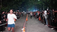 Polisi Fasilitasi Lomba Lari Muda-mudi Jelang Sahur di Pakansari Bogor