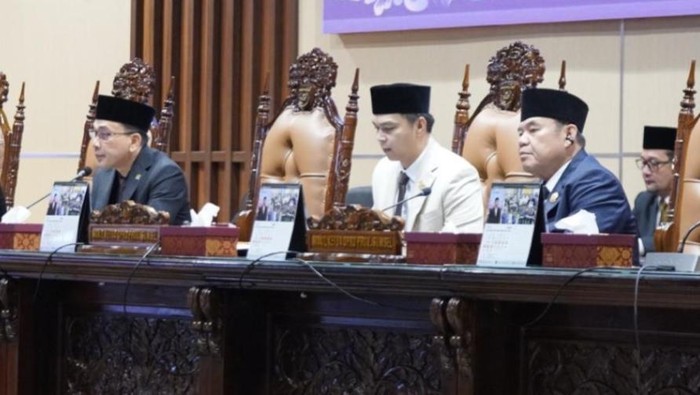 Tiga Wakil Ketua DPRD Sumsel (dari kiri) Nopianto, Raden Gempita, dan Ilyas Panji Alam.