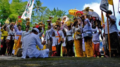 Umat Hindu Gelar Upacara Melasti Jelang Nyepi