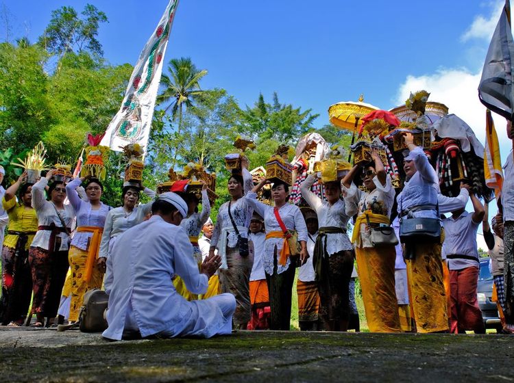 Umat Hindu Gelar Upacara Melasti Jelang Nyepi
