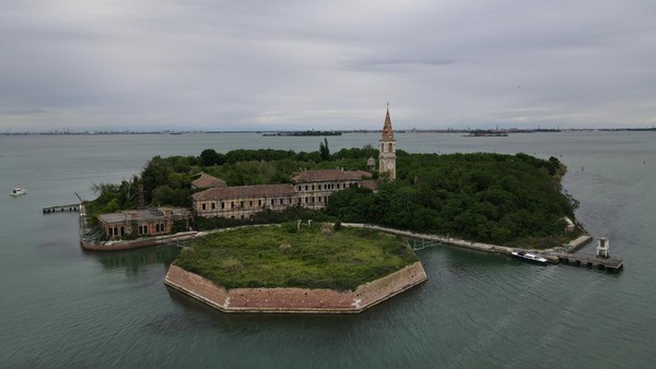 Potret Kelam Kota Mati Poveglia yang Dipenuhi Abu Manusia
