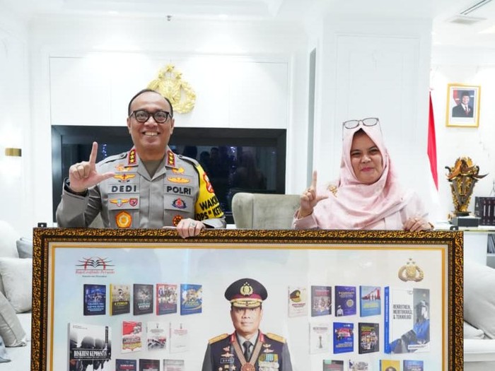 40 Buku Wakapolri Komjen Dedi Prasetyo Terdaftar HAKI