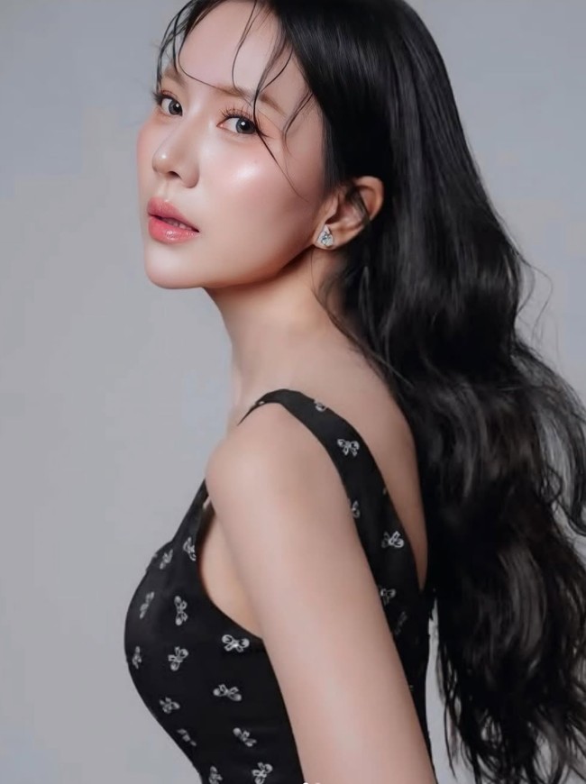 Nama Agnes Jennifer sebelumnya sempat viral usai membongkar dugaan perselingkuhan suaminya, David Clement, ke media sosial. Kala itu Agnes menyebut pelakor di rumah tangganya dengan sebutan Gayung Love Pink. Foto: Instagram/@agnes_jennifer