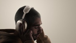 AirPods Max 2 Resmi Rilis: ANC 1,5x Lebih Kuat, Ada Live Translation