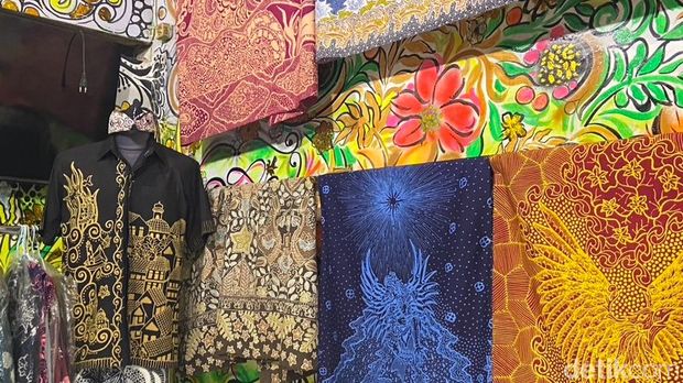 Batik Okra Surabaya