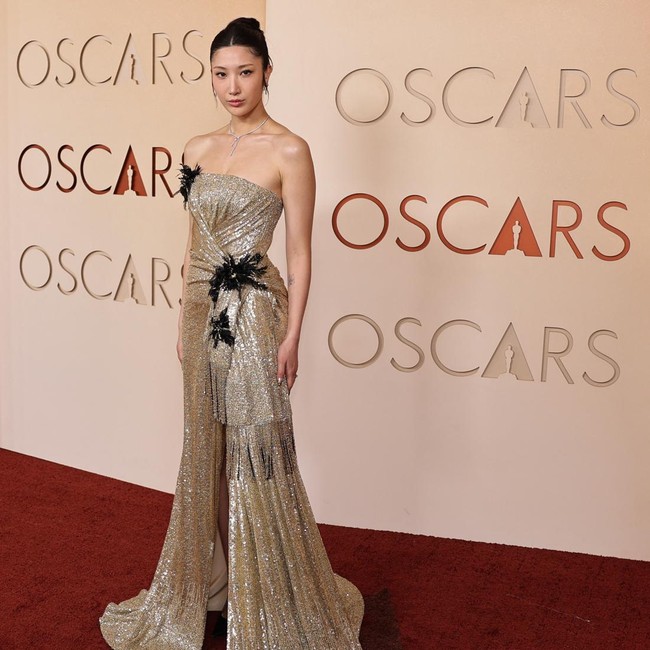 Foto: Jessica Buckley Hingga Ejae, Ini 10 Artis Berbusana Terbaik Oscars 2026