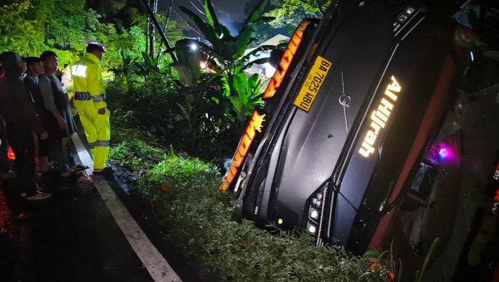 Bus Masuk Jurang di Lahat