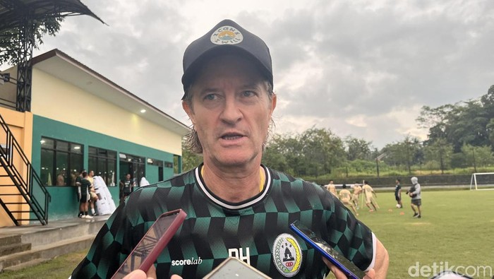 Direktur Teknik PSS Sleman, Pieter Huistra, mengatakan para pemain diberi libur 5 hari saat Idul Fitri.