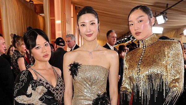 Gaya Penyanyi KPop Demon Hunters Bergaun Golden di Oscar, Bawa Pulang Piala