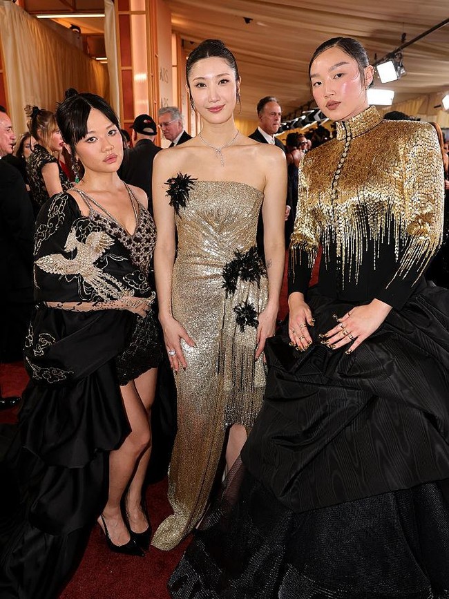 Gaya Penyanyi KPop Demon Hunters Bergaun Golden di Oscar, Bawa Pulang Piala