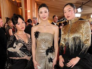 Gaya Penyanyi KPop Demon Hunters Bergaun Golden di Oscar, Bawa Pulang Piala