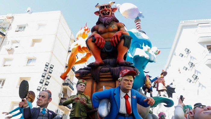 A large Fallas monument decorated in a Mexican style in the Ruzafa neighbourhood during the traditional annual Fallas Festival in Valencia, Spain, March 15, 2026. REUTERS/Eva Manez
