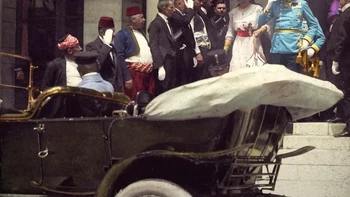 Foto berwarna Archduke Franz Ferdinand dan istrinya, beberapa menit sebelum penembakan fatal pada tahun 1914, yang menyebabkan Perang Dunia I. Foto: Historicflix