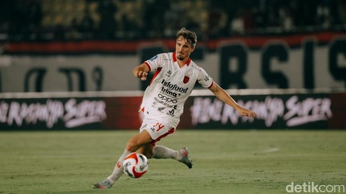 Gelandang Bali United asal Belanda, Tim Receveur.