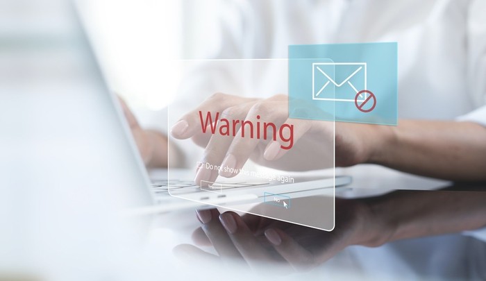 Ilustrasi email phising