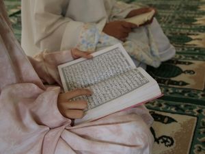 Hukum Tajwid At Taubah 128-129 Lengkap Beserta Penjelasannya
