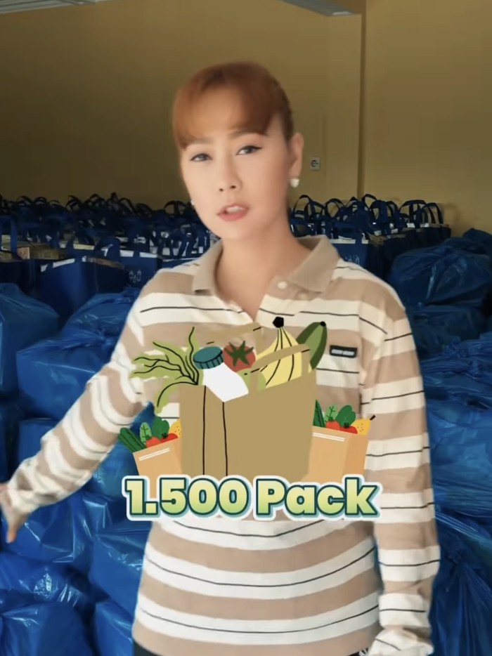 Momen Inul Daratista Gelar 'Ritual' Berbagi Jelang Lebaran di Kampung Halaman