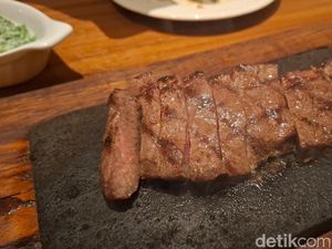 Begini Serunya Makan Steak Berkonsep Itameshi Pertama di Jakarta