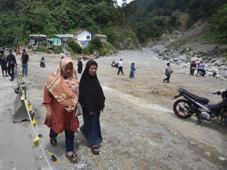 Jelang Lebaran, Penyintas Longsor Padang Panjang Kembali Cari Keluarga Hilang