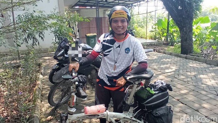 Jeni Abdulrokhim, pemudik yang menggunakan sepeda.