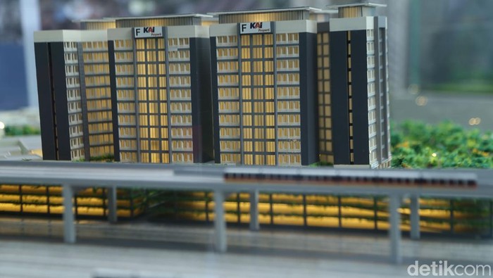 PT Kereta Api Indonesia (KAI) berencana membangun hunian vertikal di kawasan dekat Stasiun Manggarai, Jakarta Selatan. Proyek apartemen tersebut akan terdiri dari delapan tower dengan total sekitar 2.200 unit hunian yang ditargetkan rampung pada 2027.