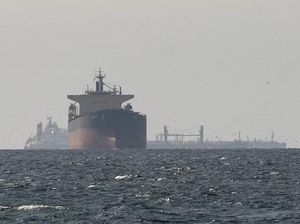 Iran Serang Kapal Tanker di Selat Hormuz, Tuduh Lintasi Rute Ilegal