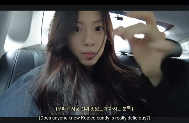 Gadis 20 tahun itu giat berlatih akting dan belajar di perpustakaan kampus. Penggemar berharap Kim Garam tetap dapat melanjutkan kariernya di industri hiburan sebagai aktris. Foto: dok. YouTube @garamonly