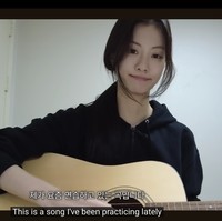 “Alasan aku memulai vlog ini karena aku ingin merekam akting, sesi latihan, dan merekam momen kehidupan sehari-hariku,” ujarnya. Foto: dok. YouTube @garamonly