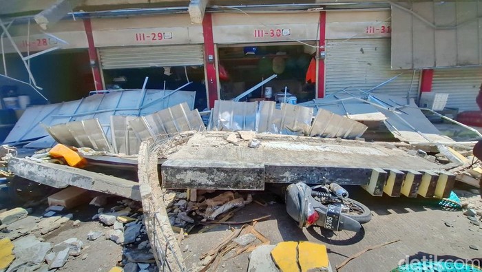 Kondisi area atap plafon Pasar Sehat Sehat Soreang, Kabupaten Bandung