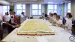 Wow! 9 Kue Megalodon Ini Ukurannya Melebihi Besarnya Manusia