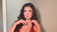 Kylie Jenner Tampil Seksi Ala Jessica Rabbit di Oscar, Pakai Berlian 200 Karat