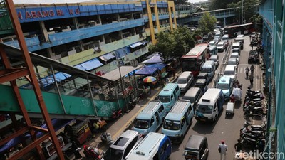 Lalin Pasar Tanah Abang Macet Siang Ini