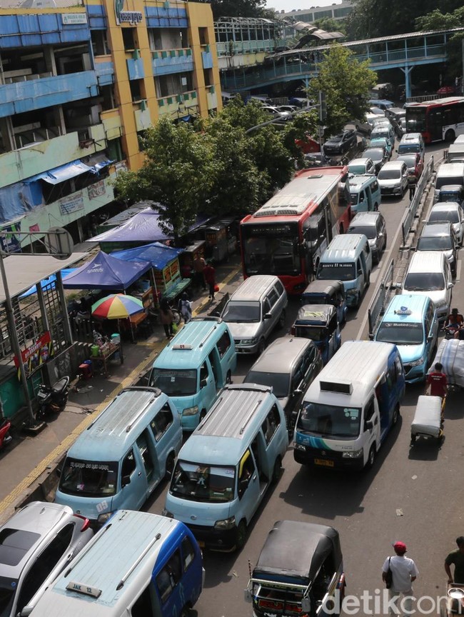 Lalin Pasar Tanah Abang Macet Siang Ini