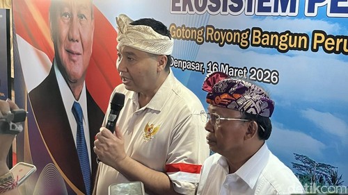 Menteri PKP Maruarar Sirait dan Gubernur Bali Wayan Koster dalam acara Sosialisasi Program Penguatan Ekosistem Perumahan di Art Center, Denpasar, Senin (16/3/2026).