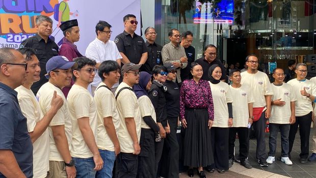 Pelepasan mudik gratis Transmedia di Tendean, Jakarta Selatan, Senin (16/3/2026).