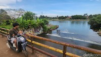 Tandon yang berada di wilayah Serpong Utara, Tangerang Selatan, ini menjadi salah satu ruang terbuka yang kerap dimanfaatkan masyarakat untuk beraktivitas pada sore hari selama bulan Ramadan.
