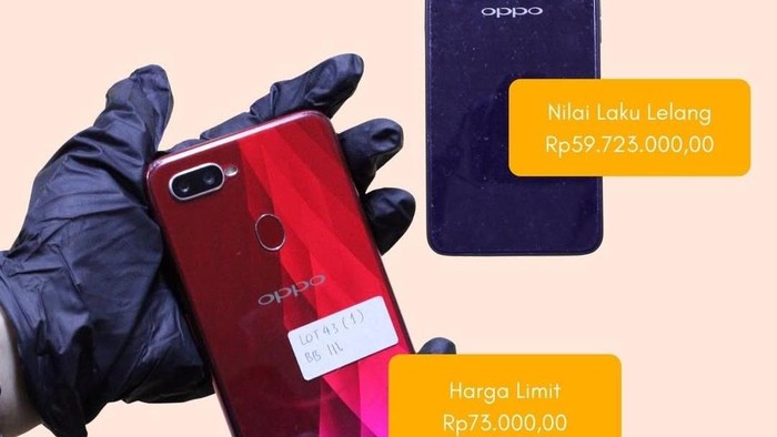 Paket berisi dua HP yang laku Rp 59,7 juta (dok. KPK)