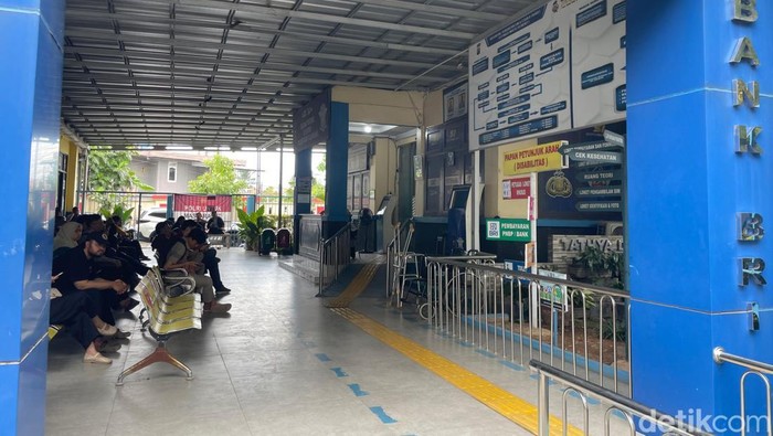 Pelayanan SIM di Polretabes Palembang