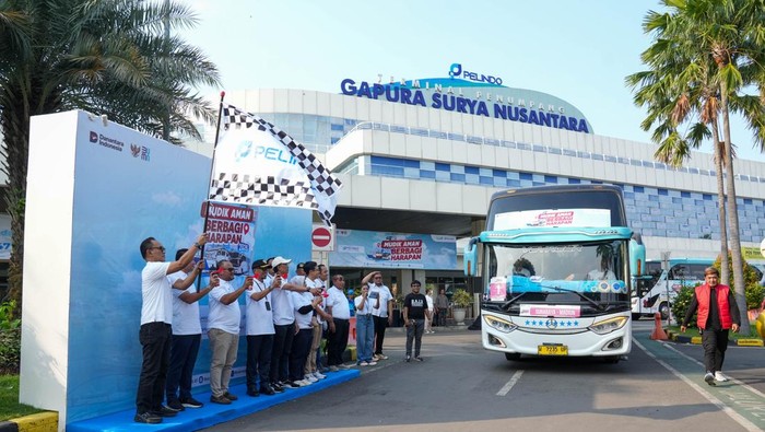 Pelindo Petikemas melepas pemudik di Terminal Penumpang Gapura Surya Nusantara (GSN) Pelabuhan Tanjung Perak Surabaya