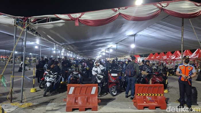 Pemudik di Pelabuhan Ciwandan (Arief Ikhsanudin/detikcom)