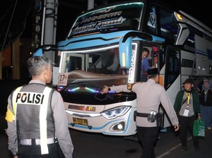 Disambut Polisi dan Keluarga, Pemudik Program SeruNU Tiba di Lamongan