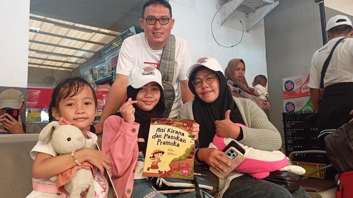 Peresmian Mudik Asyik Baca Buku 2026 di Stasiun Pasar Senen, Jakarta, Senin (16/3)