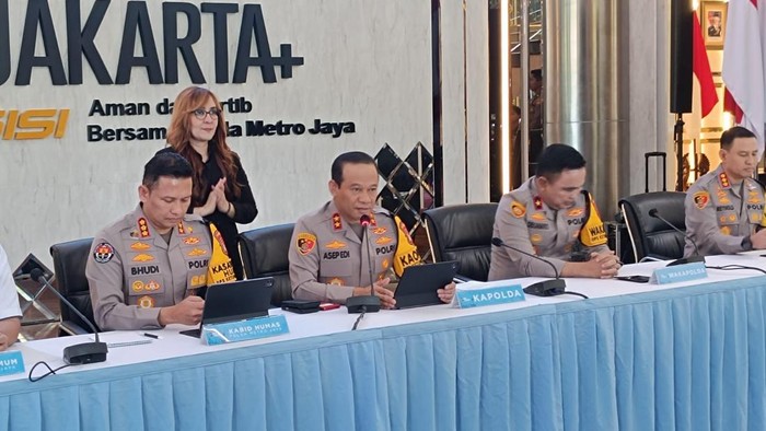 Polda Metro Jaya gelar konferensi pers update kasus penyiraman air keras ke aktivis KontraS Andrie Yunus. (Rizky/detikcom)