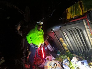 1 Penumpang Tewas Usai Bus Jatuh ke Jurang di Lahat